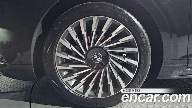 Hyundai Grandeur GN7 — Фото автомобиля 5