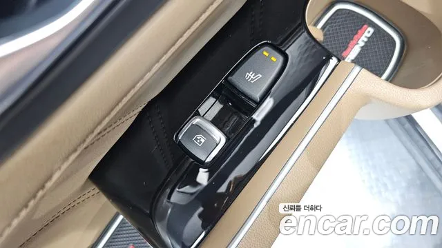 Kia Sorento Новый Sorento 4 поколение Бензин 2.5T 2WD — Фото автомобиля 28