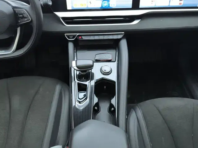 Geely Xingyue L — Фото автомобиля 16