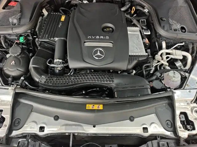 Mercedes-Benz E-Class — Фото автомобиля 19