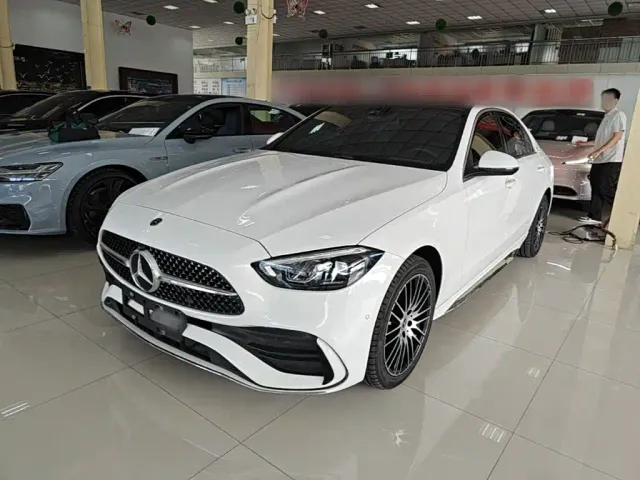 Фотография автомобиля — Mercedes-Benz C-Class