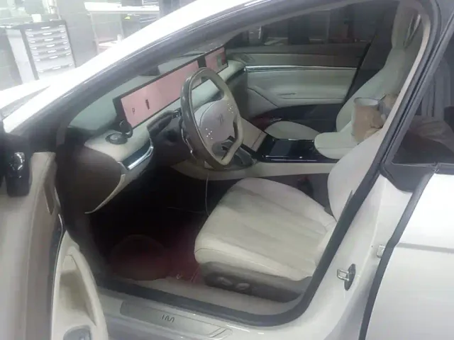IM Motors L7 — Фото автомобиля 14