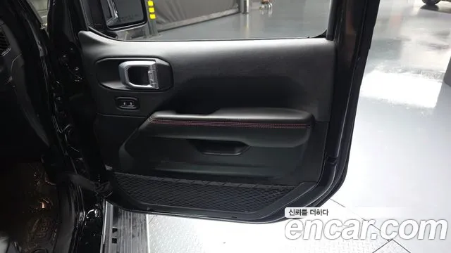 Jeep Wrangler — Фото автомобиля 13