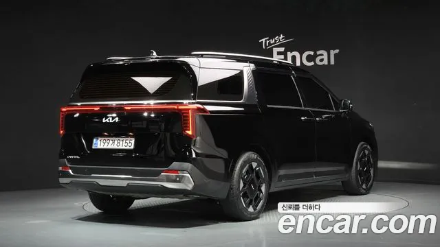 Kia Carnival Generation 4 — Фото автомобиля 2