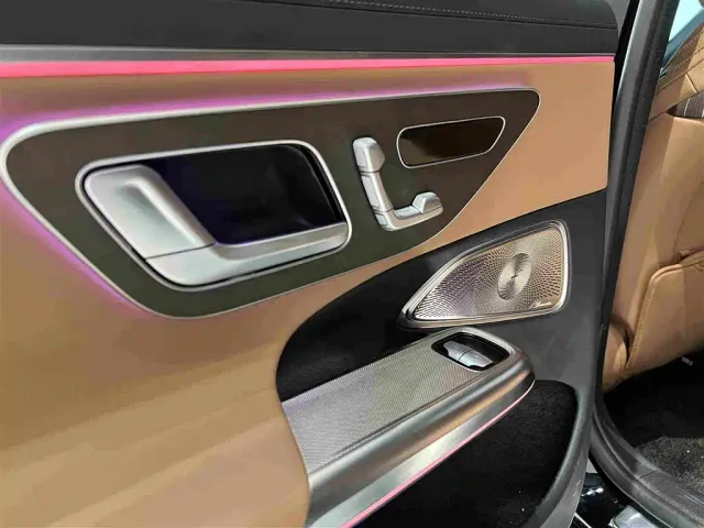 Mercedes-Benz E-Class — Фото автомобиля 13