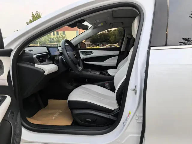BYD Seal 05 DM-i — Фото автомобиля 5