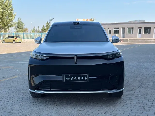 Wey V9X — Фото автомобиля 2