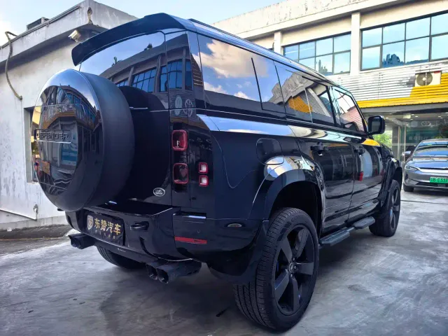 Land Rover Defender — Фото автомобиля 6