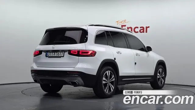 Mercedes-Benz GLB-Class — Фото автомобиля 2