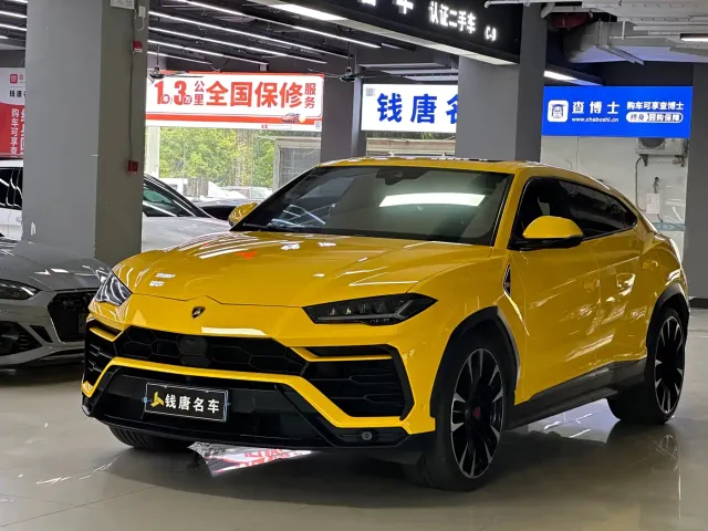 Фотография автомобиля — Lamborghini Urus