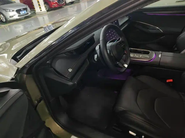 Xiaomi SU7 — Фото автомобиля 15