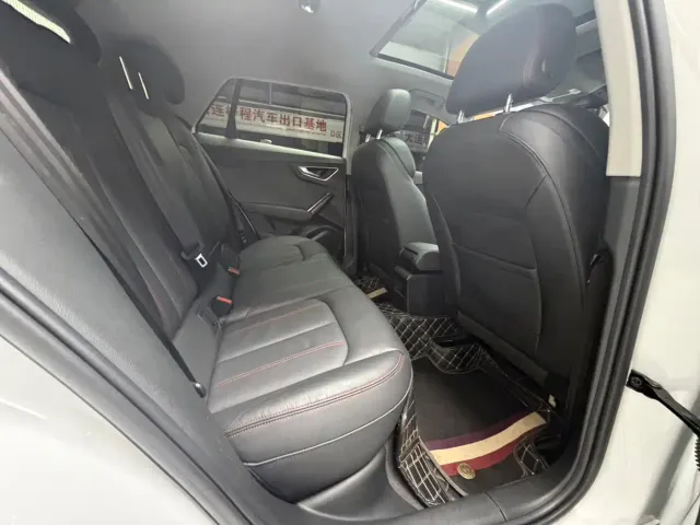 Audi Q2L — Фото автомобиля 12
