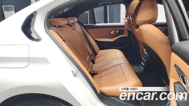 BMW 3-Series 3 серия (G20) 320i M Sport — Фото автомобиля 10