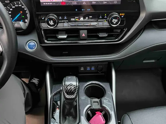 Toyota Highlander — Фото автомобиля 14