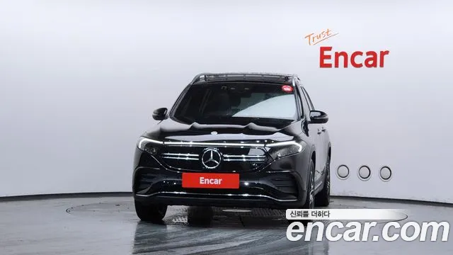 Mercedes-Benz EQB — Фото автомобиля 3