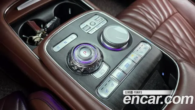 Genesis G90 Бензин 3.5 турбо AWD — Фото автомобиля 9
