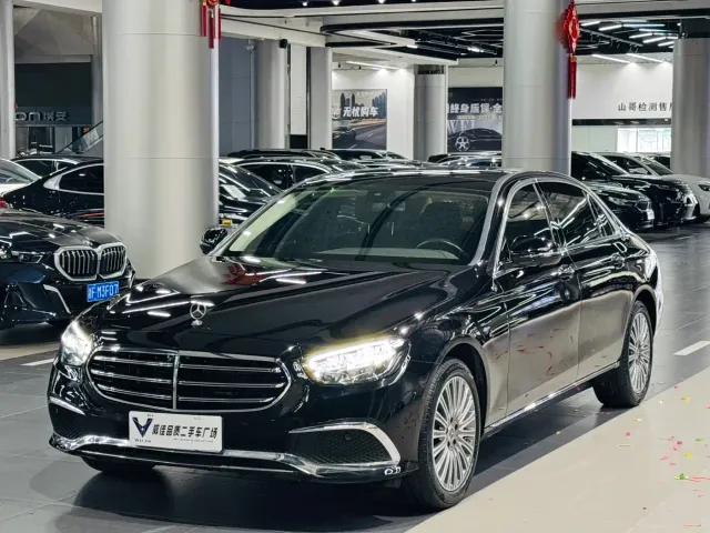 Фотография автомобиля — Mercedes-Benz E-Class