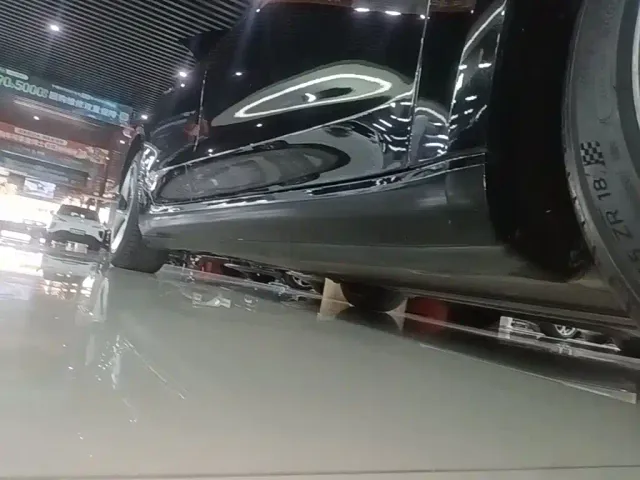 Tesla Model 3 — Фото автомобиля 20