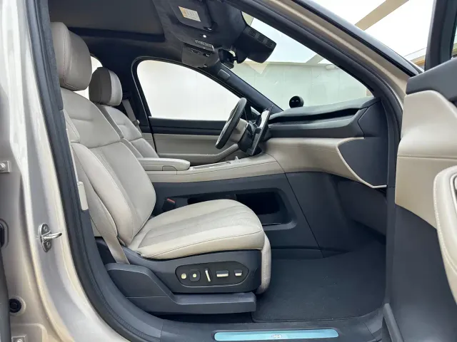 Nio ES8 — Фото автомобиля 20
