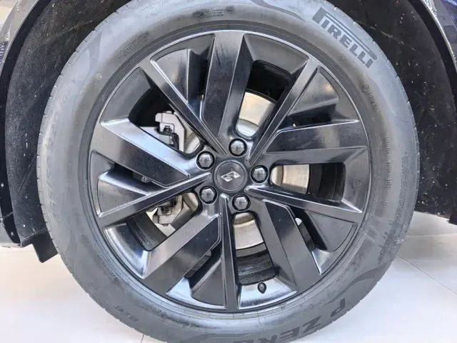 Li Auto L7 — Фото автомобиля 11