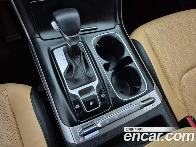 Kia Carnival Generation 4 — Фото автомобиля 8