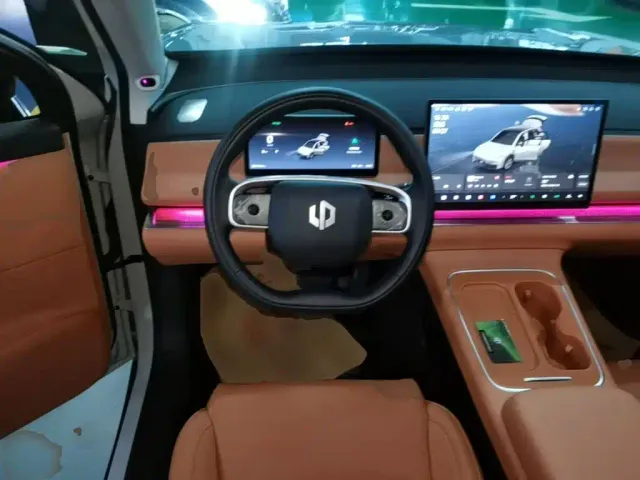Leapmotor C10 — Фото автомобиля 10