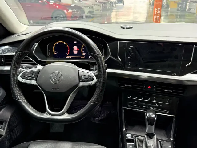 Volkswagen Passat — Фото автомобиля 17