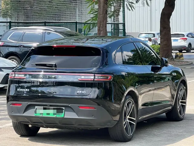 Aito M5 — Фото автомобиля 4