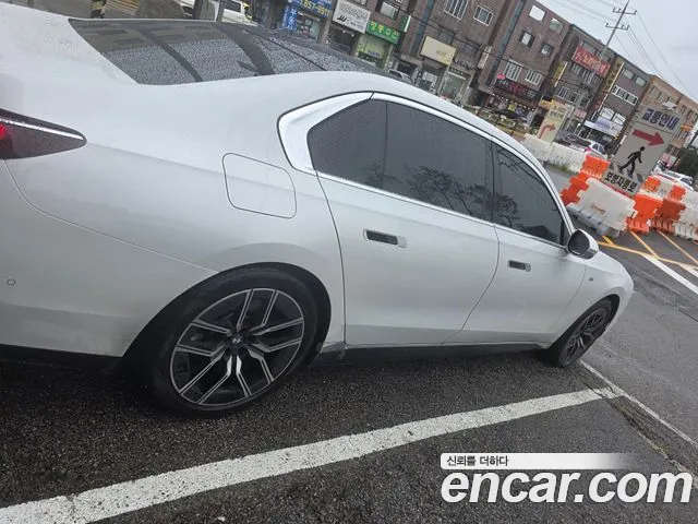 BMW 7 Series G70 — Фото автомобиля 2