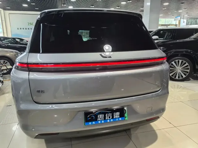 Li Auto L8 — Фото автомобиля 17