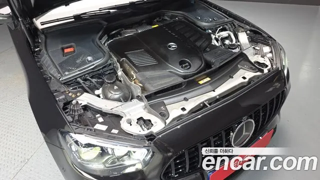 Mercedes-Benz E-Class — Фото автомобиля 6
