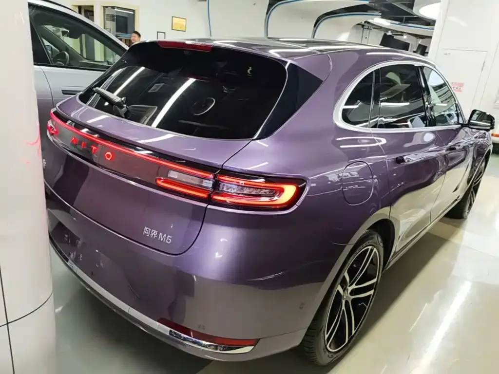 AITO Wenjie AITO M5 2025 Extended Range Ultra AWD — Фото автомобиля 6