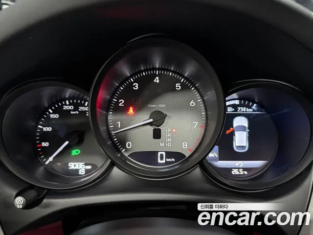 Porsche Macan — Фото автомобиля 6