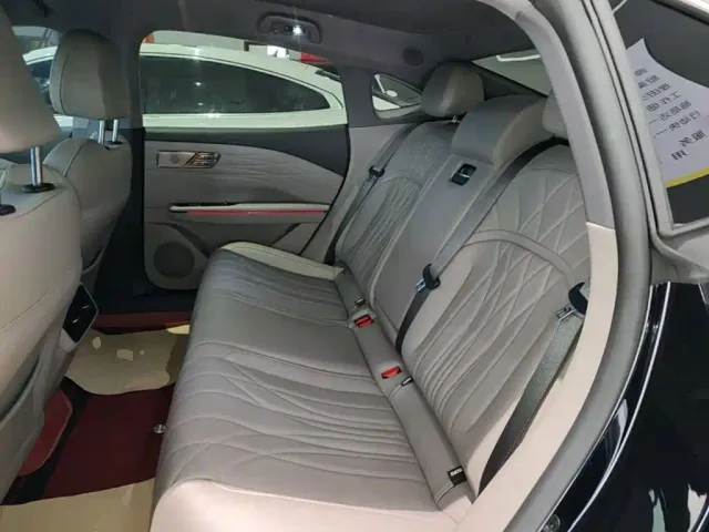 Geely Galaxy Xingyao 8 — Фото автомобиля 16