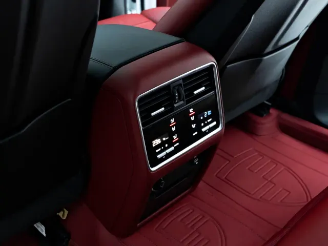 Porsche Cayenne — Фото автомобиля 11