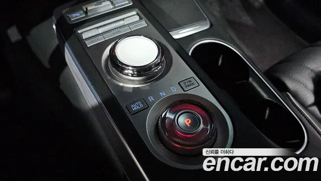 Genesis GV70 — Фото автомобиля 12