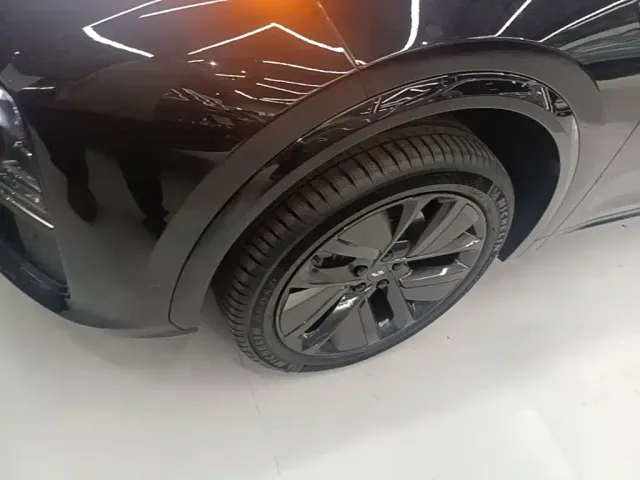 Li Auto L7 — Фото автомобиля 22