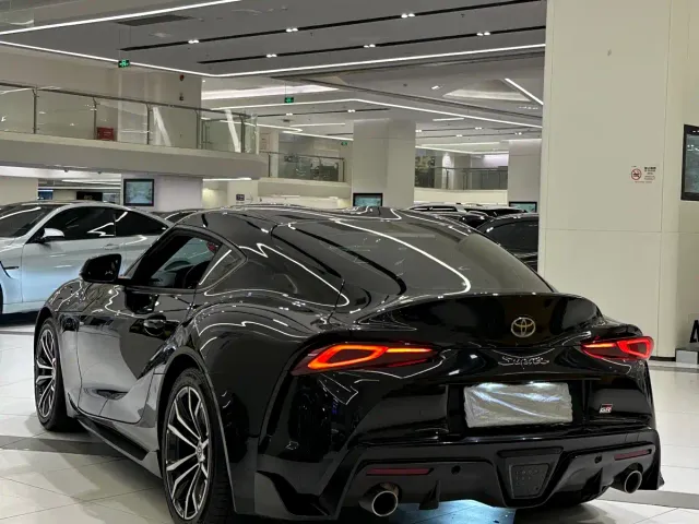 Toyota Supra — Фото автомобиля 3