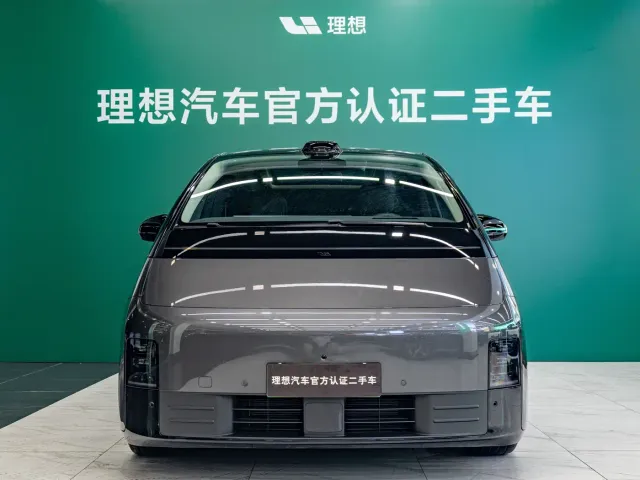 Li Auto MEGA — Фото автомобиля 2