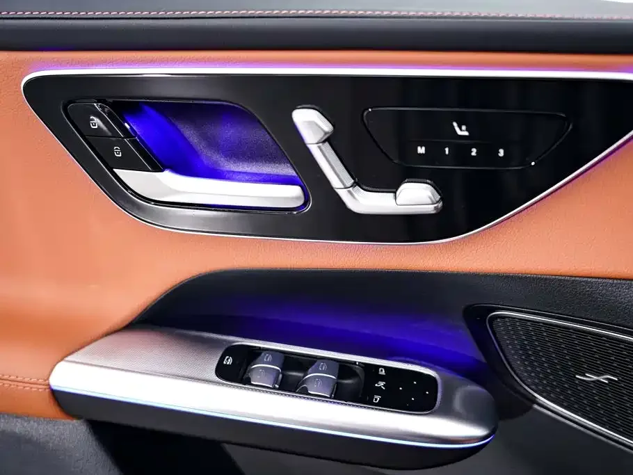 Mercedes-Benz Mercedes-Benz GLC 2024 Facelift GLC 300 L 4MATIC Sport 5-seater — Фото автомобиля 25
