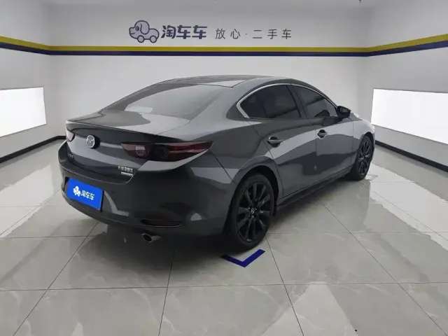 Mazda Axela — Фото автомобиля 3