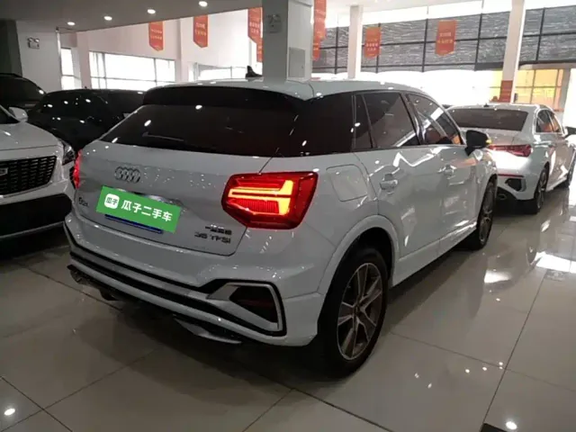 Audi Q2L — Фото автомобиля 6