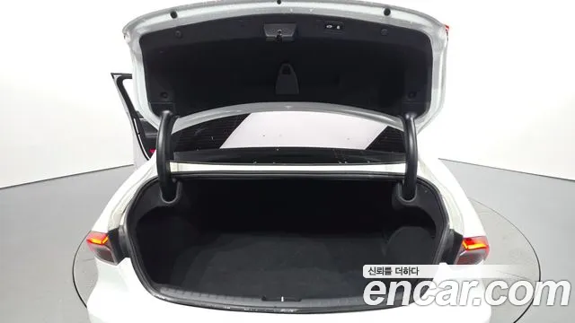 Hyundai Grandeur (New) Hybrid — Фото автомобиля 20
