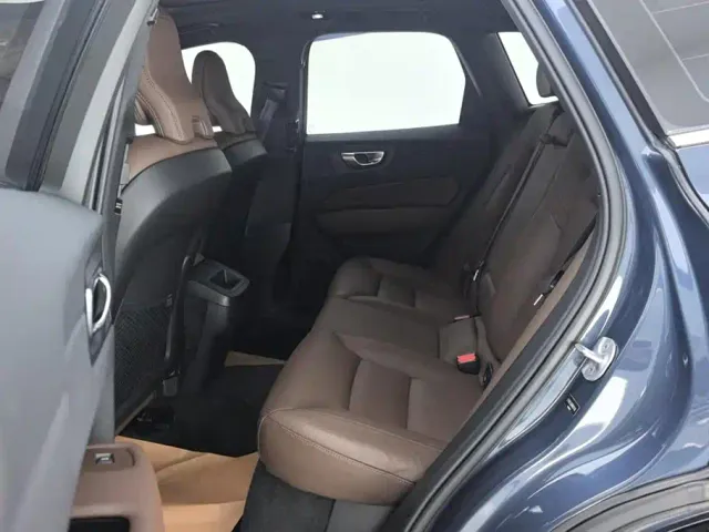Volvo XC60 — Фото автомобиля 11