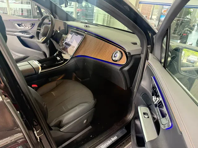 Mercedes-Benz EQE SUV — Фото автомобиля 5