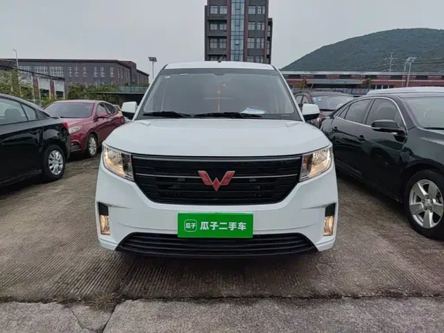 Wuling Hongguang Plus — Фото автомобиля 2