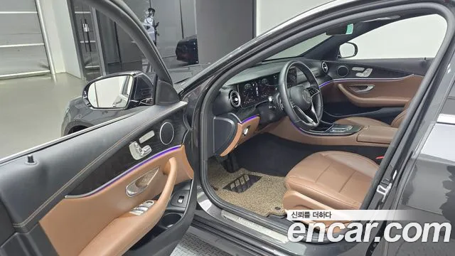 Mercedes-Benz E-Class — Фото автомобиля 10