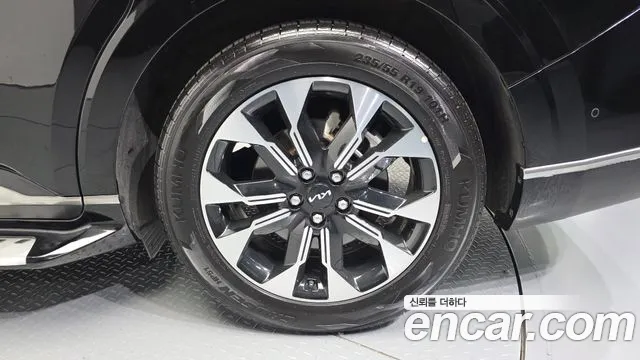 Kia Carnival Generation 4 — Фото автомобиля 4