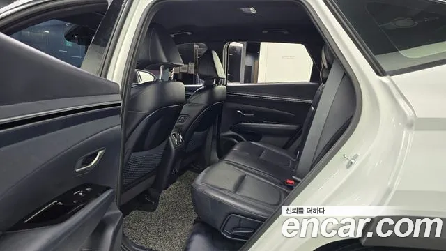 Hyundai Tucson Tucson (NX4) Бензин 1.6 турбо 2WD — Фото автомобиля 12