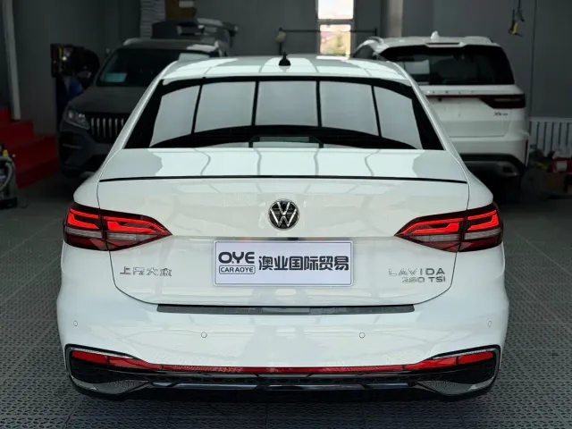 Volkswagen Lavida — Фото автомобиля 5
